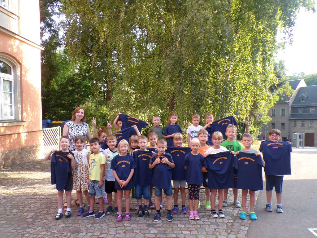 Unsere Kleinsten ganz groß – im neuen Schul-T-Shirt